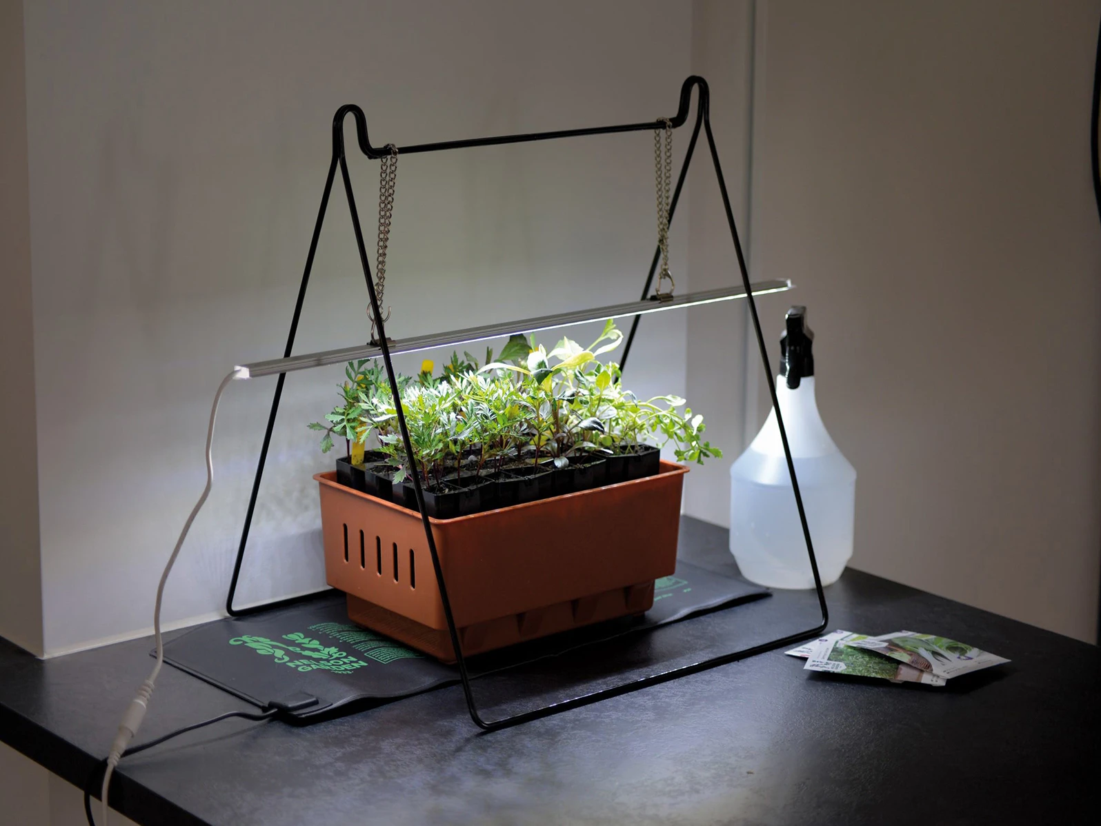 LED-Pflanzenleuchte Mit Adapter 23W (85 Cm) | Beleuchtung Von Nelson Garden 3 LED-Pflanzenleuchte Mit Adapter 23W (85 Cm) | Beleuchtung Von Nelson Garden