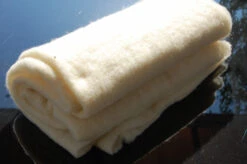 Schafwollvlies (ca. 150 Cm X 100 Cm) | BIO Schafschurwolle Von BIOWOL -Samenhaus Geschäft 550515 BIO Schafwollvlies 150 cm x 100 cm 800108 bw 250g 1